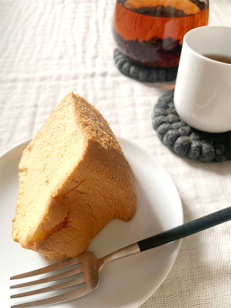 スフォンケーキと紅茶